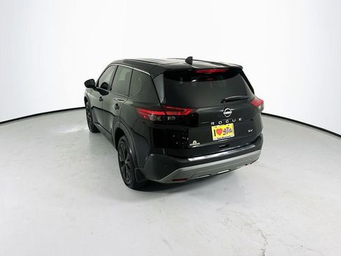 Used 2022 Nissan Rogue SV FWD image 7