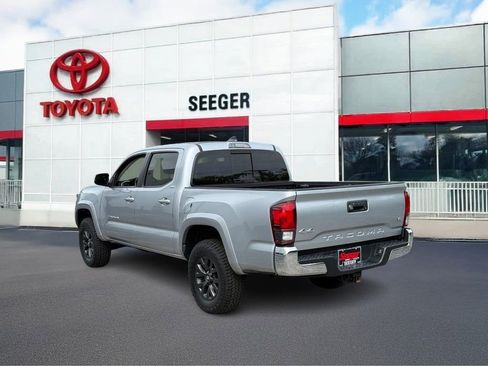 Certified 2022 Toyota Tacoma SR5 AWD/4WD image 9