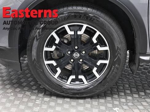 Used 2020 Nissan Pathfinder SL AWD/4WD image 38