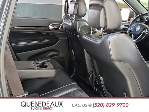 Used 2018 Jeep Grand Cherokee Altitude RWD image 23