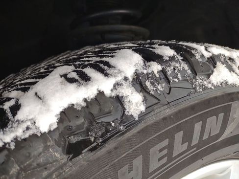 Used 2022 Ford Explorer XLT w/ Equipment Group 202A image 26