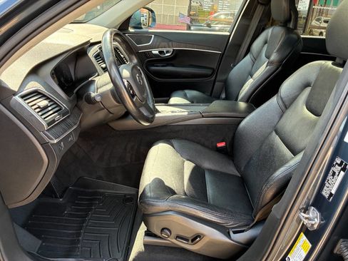 Used 2020 Volvo XC90 T6 Momentum image 9
