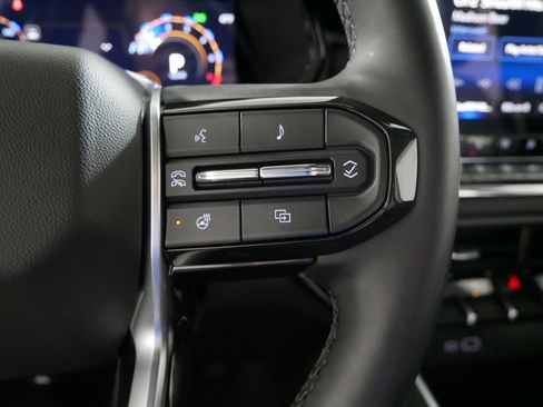 Used 2024 Chevrolet Colorado LT w/ LT Convenience Package III image 28