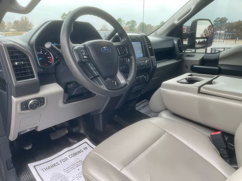 Used 2022 Ford F250 XL w/ Power Equipment Group image 11