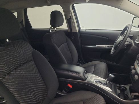 Used 2017 Dodge Journey SE FWD image 21