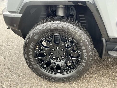 New 2026 GMC Hummer EV SUV image 10