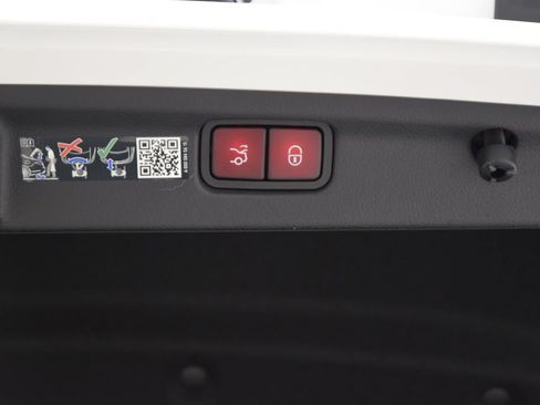 Certified 2024 Mercedes-Benz C 300 Sedan image 30