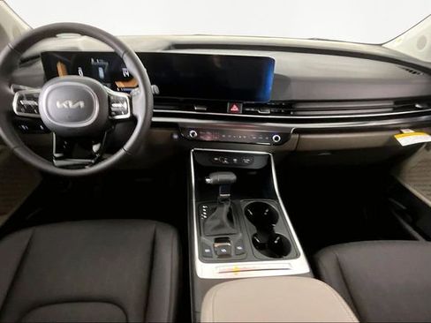 New 2026 Kia Carnival LXS image 6