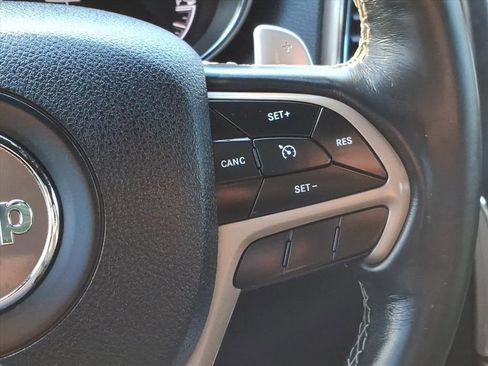 Used 2017 Jeep Grand Cherokee Limited image 28