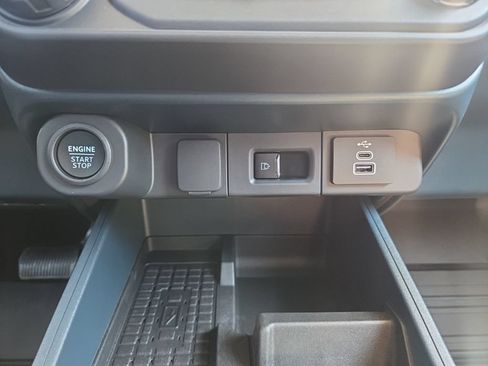 Used 2025 Ford Maverick Tremor AWD/4WD image 22