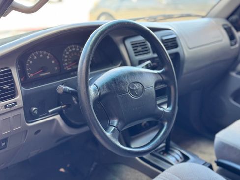 Used 2002 Toyota 4Runner SR5 image 17