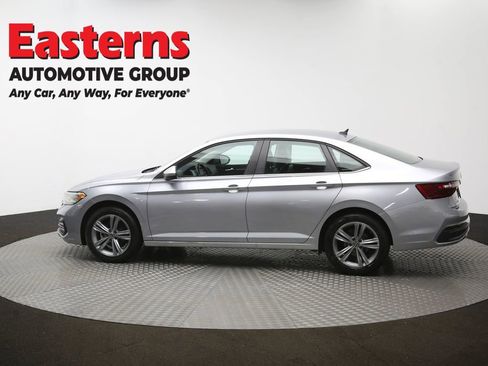 Used 2024 Volkswagen Jetta SE image 59