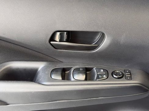 Used 2021 Nissan Kicks S FWD image 28