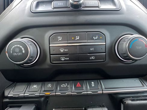 Used 2024 Chevrolet Silverado 1500 Custom image 4