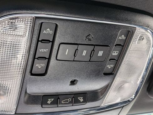 Used 2019 Jeep Grand Cherokee Overland AWD/4WD image 22