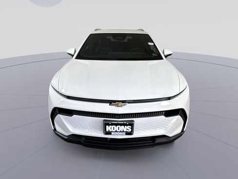 New 2026 Chevrolet Equinox EV LT image 11