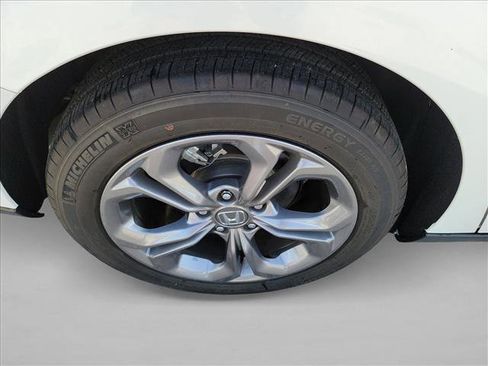 Used 2024 Honda Accord EX image 11