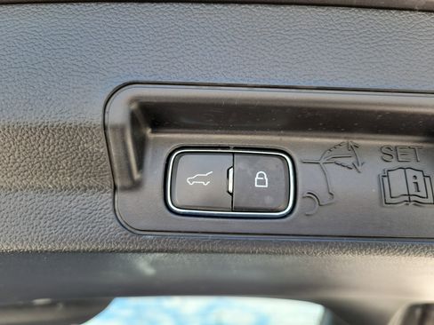 Used 2023 Ford Explorer XLT w/ Equipment Group 202A RWD image 16