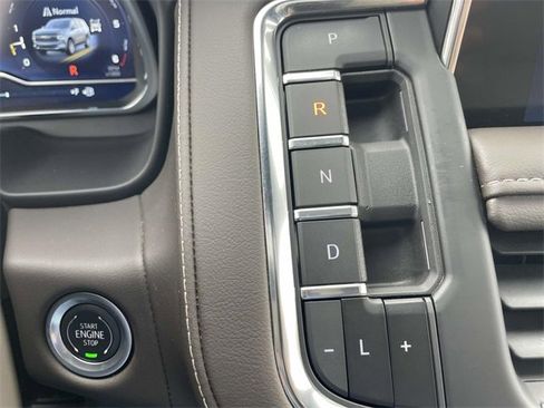 Certified 2024 Chevrolet Tahoe Z71 w/ Luxury Package image 23