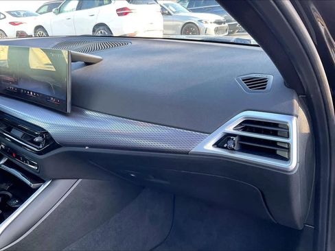 Certified 2025 BMW 330i xDrive Sedan w/ Convenience Package image 17