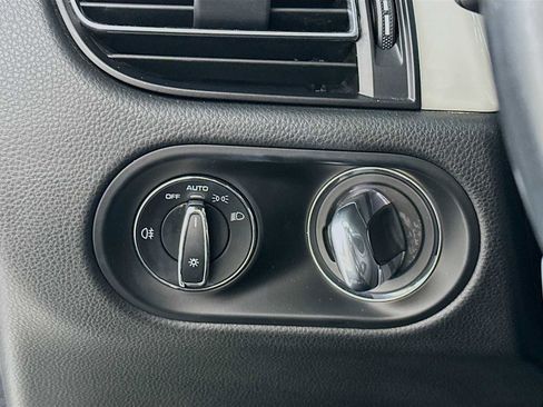 Certified 2021 Porsche Macan S image 14