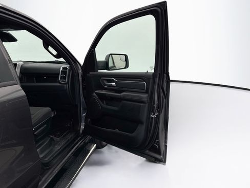 Used 2025 RAM 1500 Big Horn AWD/4WD image 32