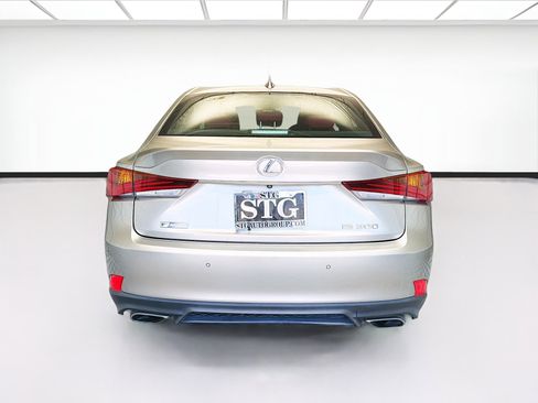 Used 2019 Lexus IS 300 F Sport w/ F Sport Package RWD image 5