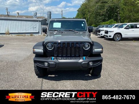 Used 2023 Jeep Wrangler Unlimited w/ Sun & Screen Package AWD/4WD image 2