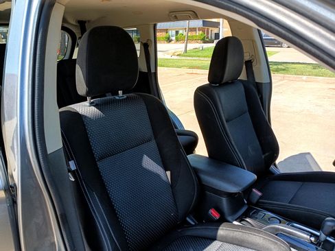 Used 2018 Mitsubishi Outlander ES image 19