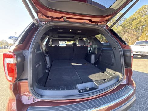 Certified 2018 Ford Explorer Limited w/ Equipment Group 301A image 29