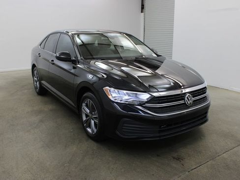 Certified 2023 Volkswagen Jetta SE FWD image 6