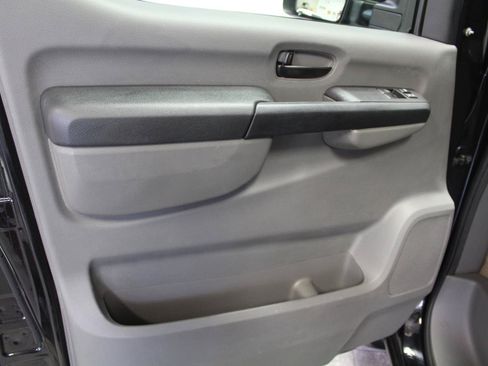 Used 2015 Nissan NV 3500 SL w/ Technology Package RWD image 21