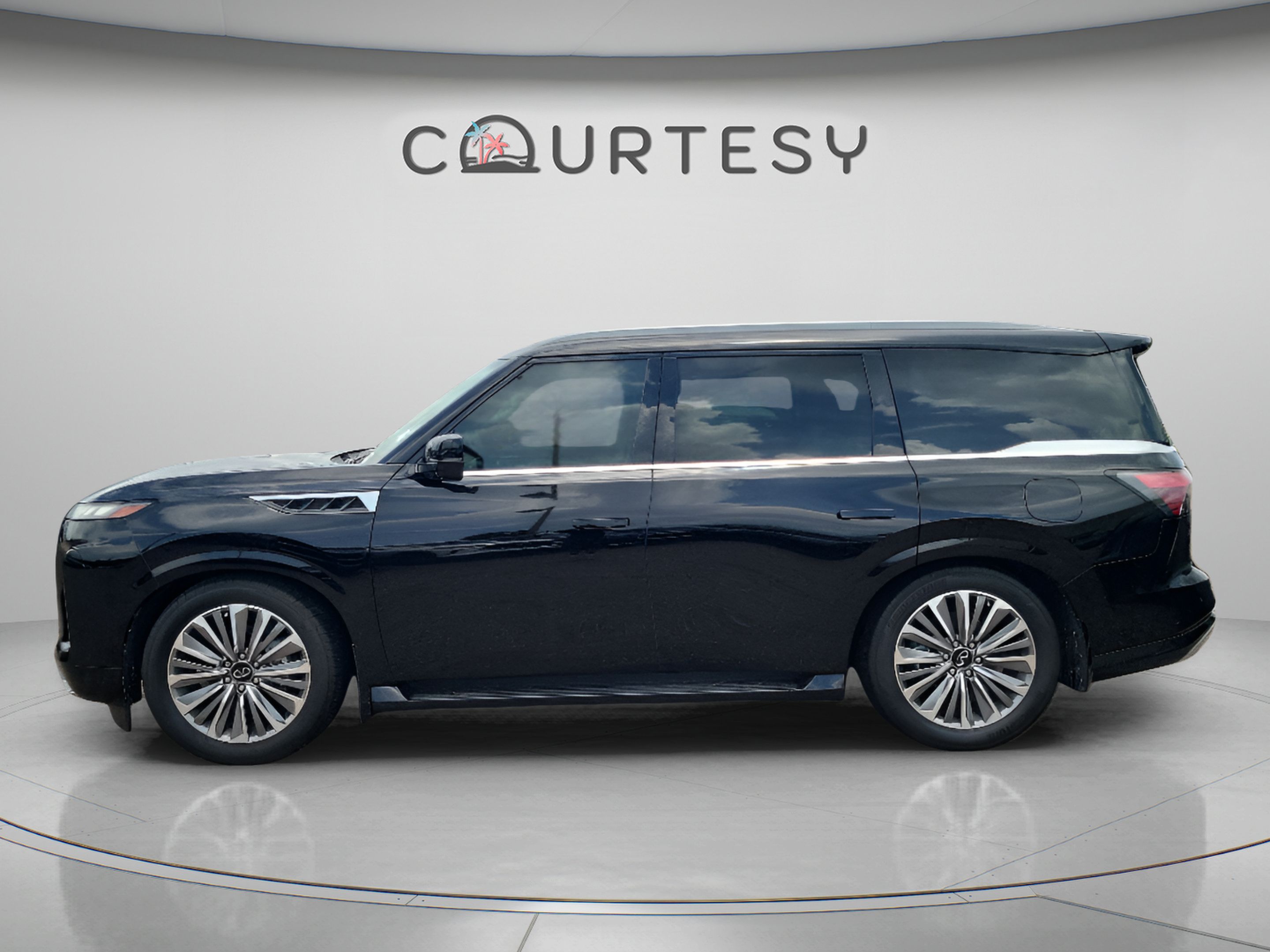 Certified 2026 INFINITI QX80 Luxe w/ Cargo Package AWD/4WD image 2