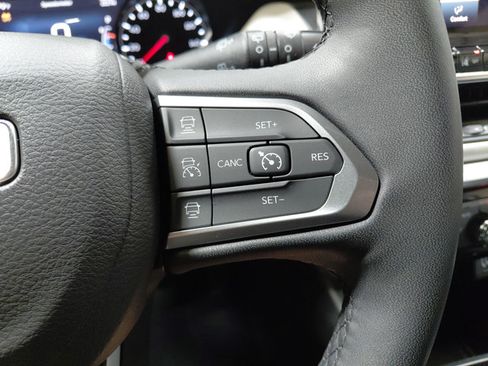 Used 2025 Jeep Compass Limited AWD/4WD image 37