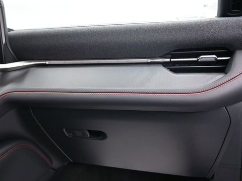 New 2026 Ford Explorer ST-Line w/ ST-Line Street Pack image 32