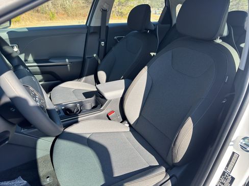 New 2026 Kia K4 LXS image 9