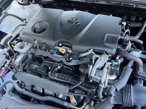 Used 2018 Toyota Camry L image 30