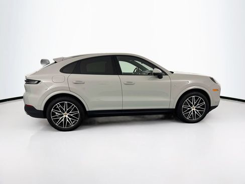 Used 2025 Porsche Cayenne E-Hybrid Coupe AWD/4WD image 4