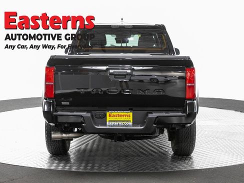 Used 2025 Toyota Tacoma TRD Off-Road AWD/4WD image 6
