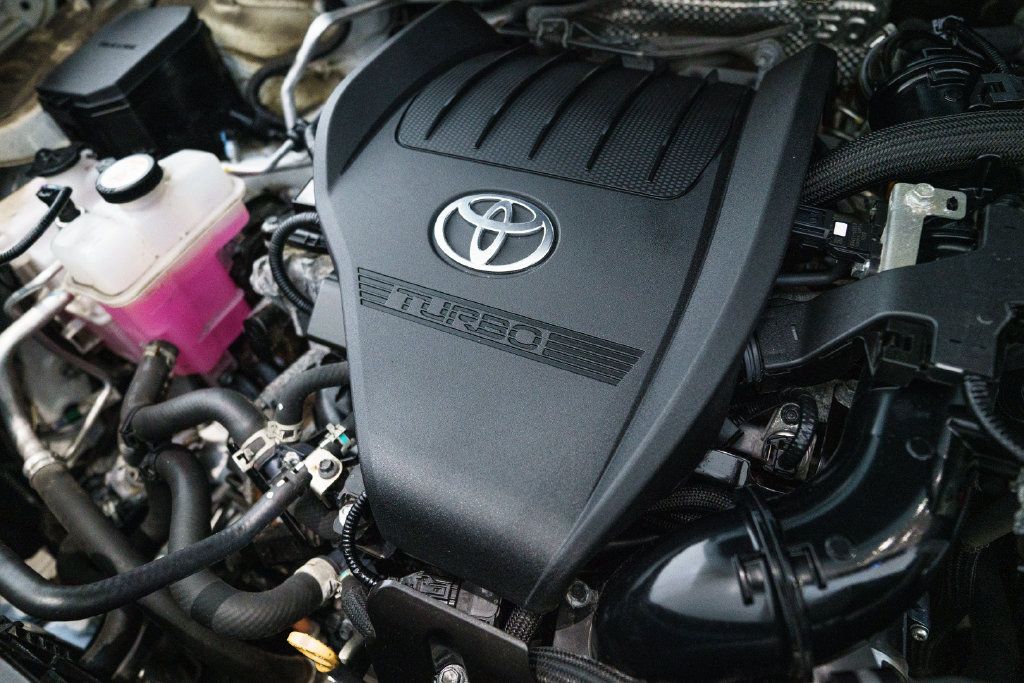 Used 2023 Toyota Highlander LE FWD image 34