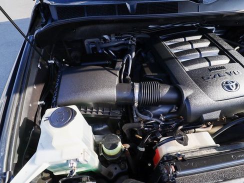 Used 2016 Toyota Sequoia Platinum image 30