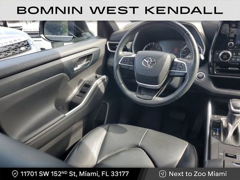 Used 2022 Toyota Highlander XLE image 15