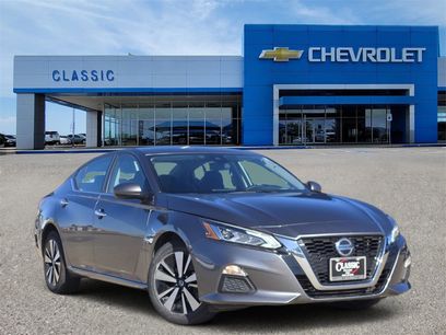 Used 2022 Nissan Altima 2.5 SV