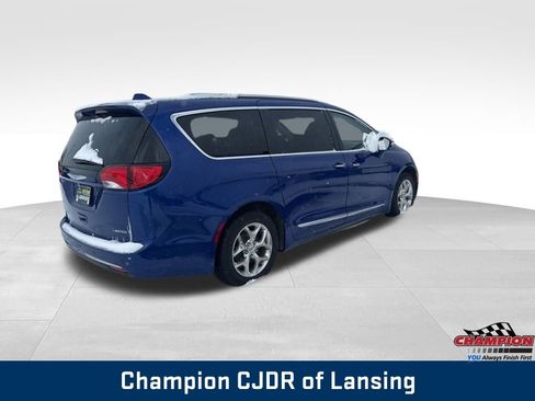 Used 2019 Chrysler Pacifica Limited image 5