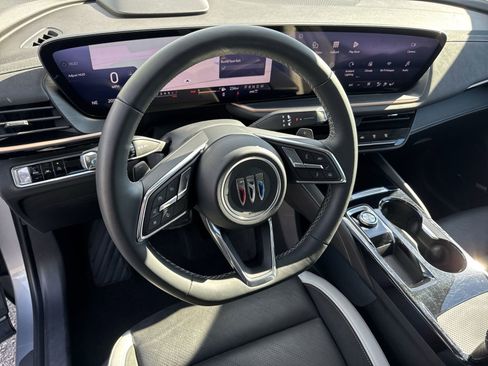 Used 2025 Buick Envision Sport Touring image 18