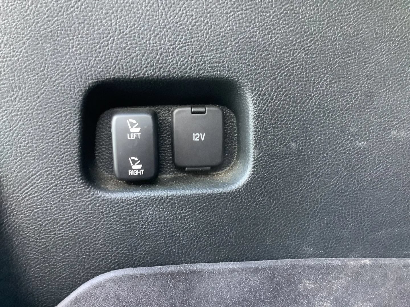 Used 2019 Ford Edge Titanium w/ Equipment Group 301A AWD/4WD image 18