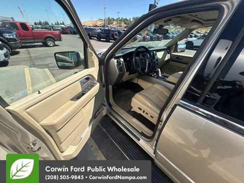 Used 2017 Ford Expedition Limited w/ Equipment Group 301A AWD/4WD image 7