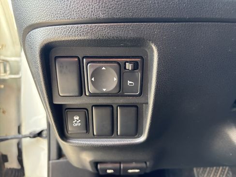 Used 2013 Nissan Juke SL image 11