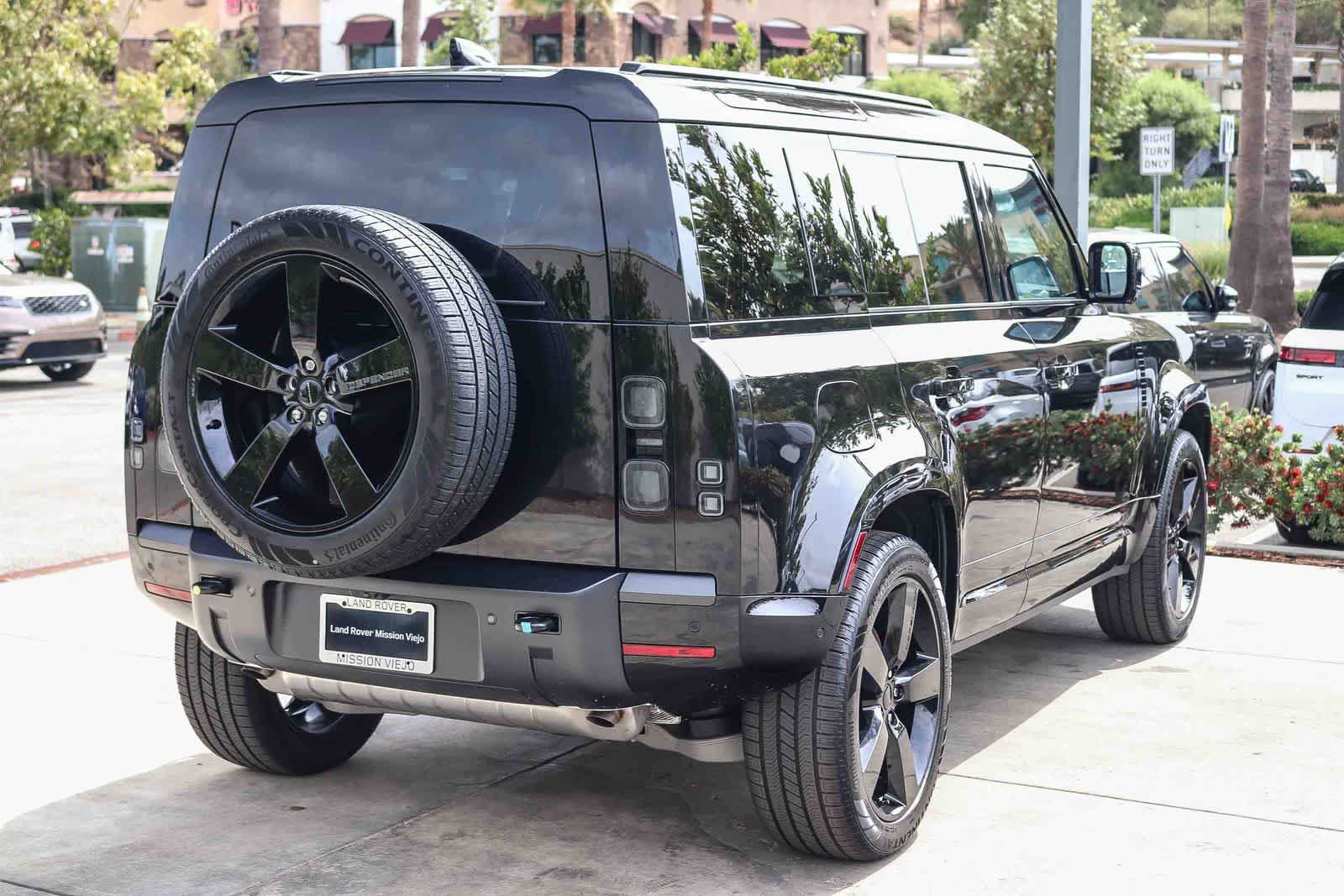 New 2026 Land Rover Defender 110 X-Dynamic SE AWD/4WD image 5