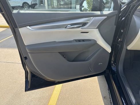 Used 2020 Cadillac XT5 Premium Luxury FWD image 11